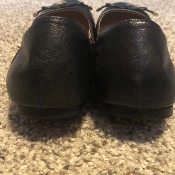 Black leather Vince Camuto flats - Picture 5 of 7